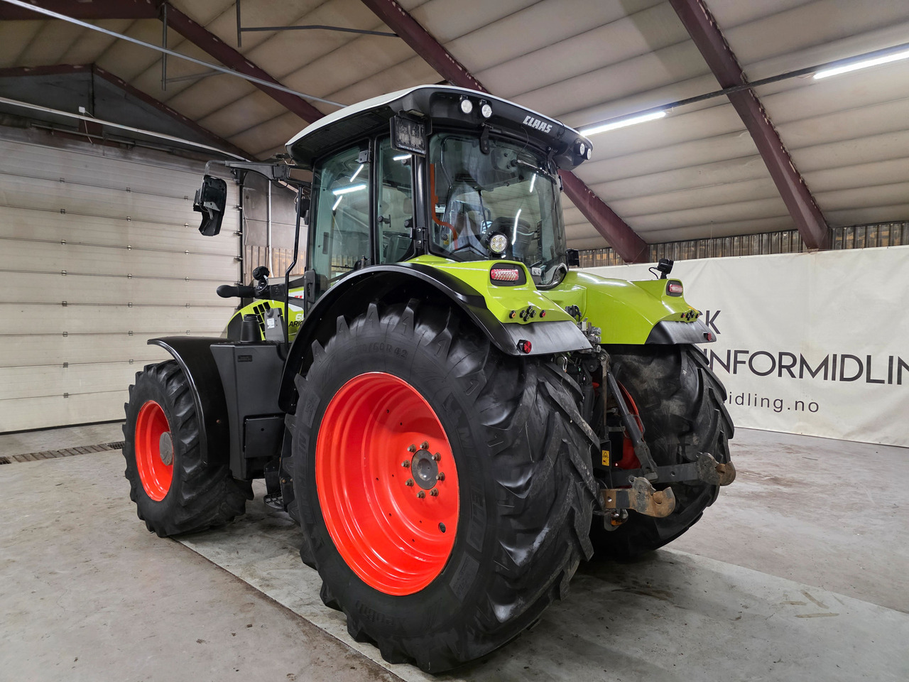 CLAAS Arion 660 C-Matic - Farm tractor: picture 3 CLAAS Arion 660 C-Matic - Farm tractor: picture 3