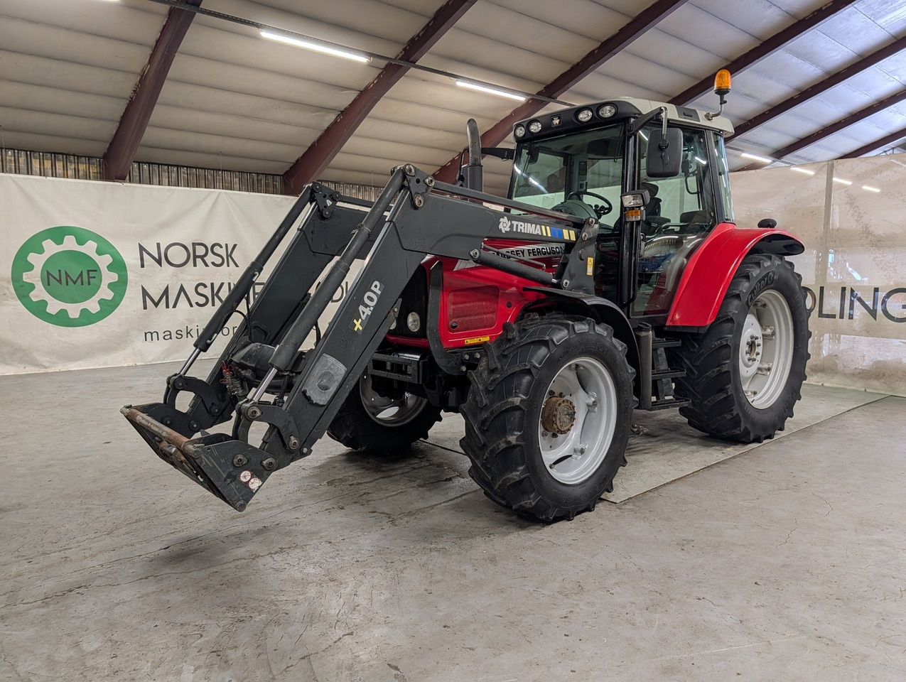Massey Ferguson 6470 Dyna 6 - Farm tractor: picture 1 Massey Ferguson 6470 Dyna 6 - Farm tractor: picture 1