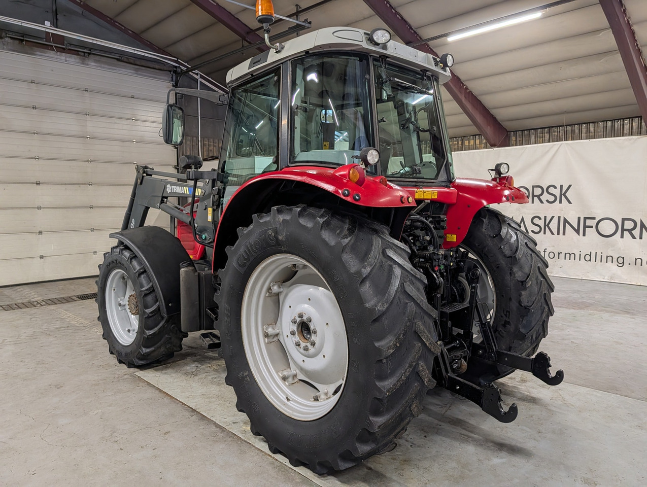 Massey Ferguson 6470 Dyna 6 - Farm tractor: picture 3 Massey Ferguson 6470 Dyna 6 - Farm tractor: picture 3