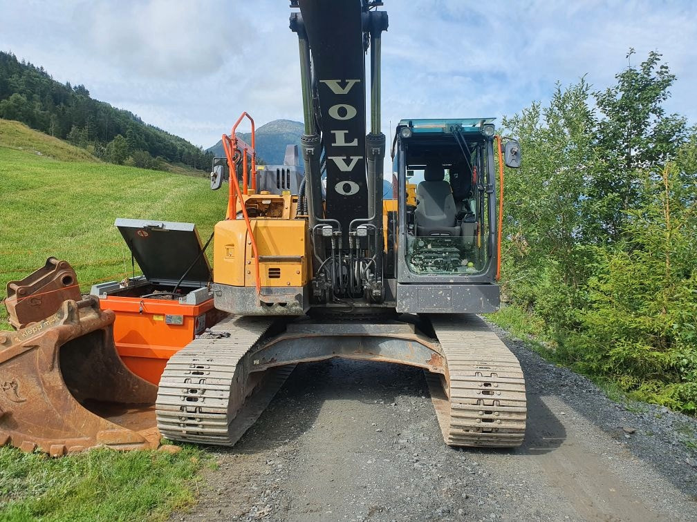 Volvo ECR235EL - Crawler excavator: picture 2 Volvo ECR235EL - Crawler excavator: picture 2