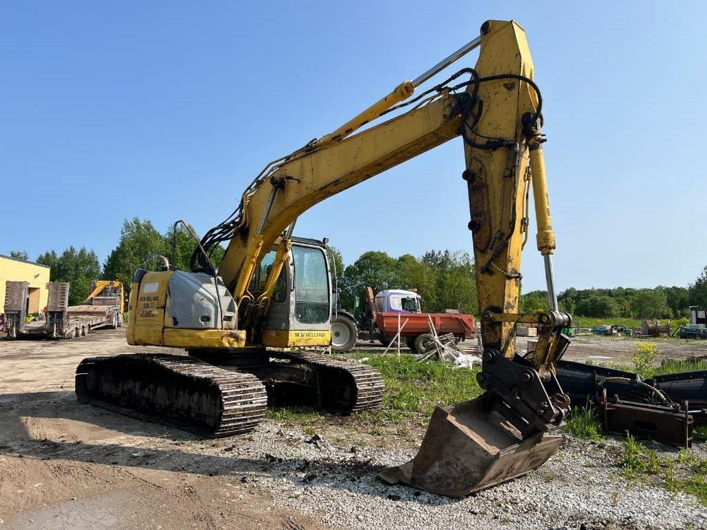 NEW HOLLAND KOBELCO E235BSRLC-2 - Crawler excavator: picture 2 NEW HOLLAND KOBELCO E235BSRLC-2 - Crawler excavator: picture 2