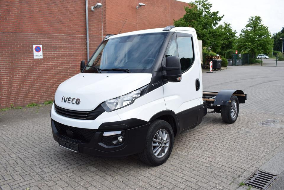Iveco Daily 35 S21 3,0 Automatik Luftfederung Tempomat - Mini artic tractor unit: picture 1 Iveco Daily 35 S21 3,0 Automatik Luftfederung Tempomat - Mini artic tractor unit: picture 1