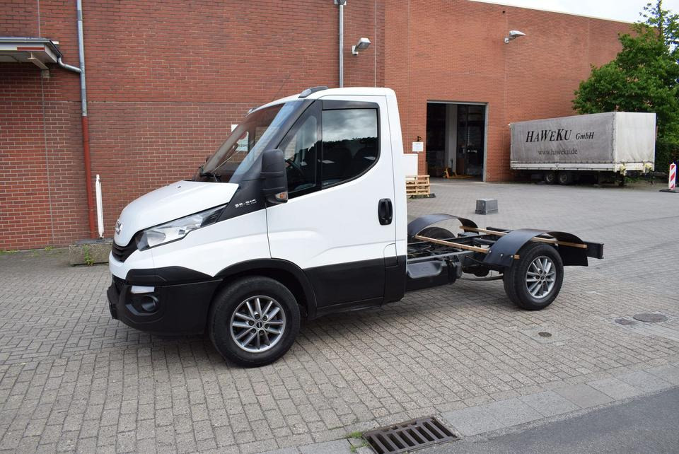 Iveco Daily 35 S21 3,0 Automatik Luftfederung Tempomat - Mini artic tractor unit: picture 2 Iveco Daily 35 S21 3,0 Automatik Luftfederung Tempomat - Mini artic tractor unit: picture 2