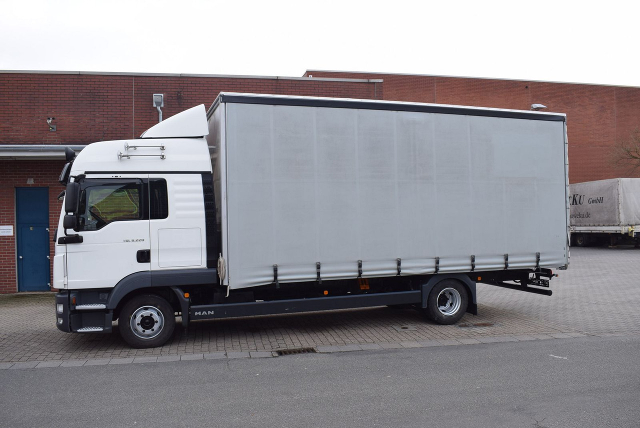 MAN TGL 8.220 Schiebeplane 2xSchlafplatz Standheiz. - Curtainsider truck: picture 2 MAN TGL 8.220 Schiebeplane 2xSchlafplatz Standheiz. - Curtainsider truck: picture 2