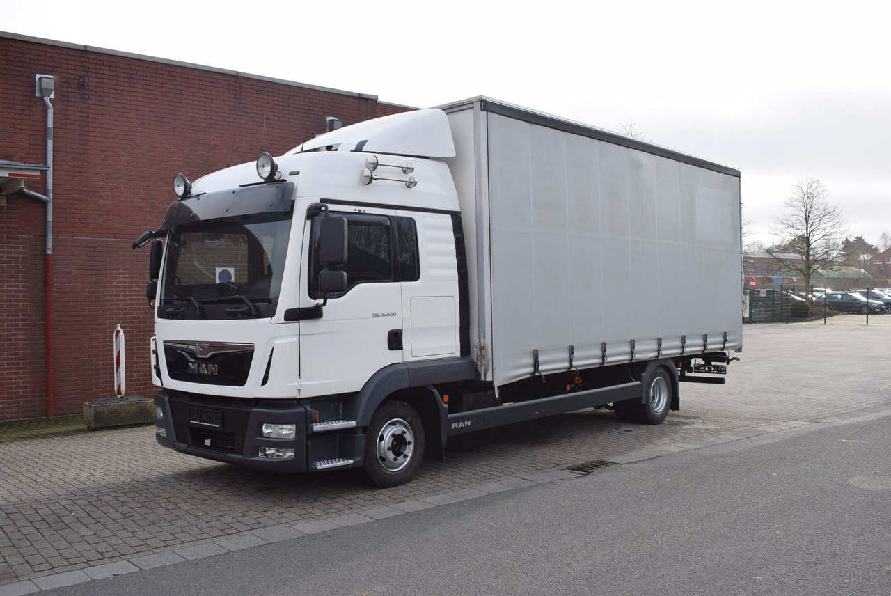 MAN TGL 8.220 Schiebeplane 2xSchlafplatz Standheiz. - Curtainsider truck: picture 1 MAN TGL 8.220 Schiebeplane 2xSchlafplatz Standheiz. - Curtainsider truck: picture 1