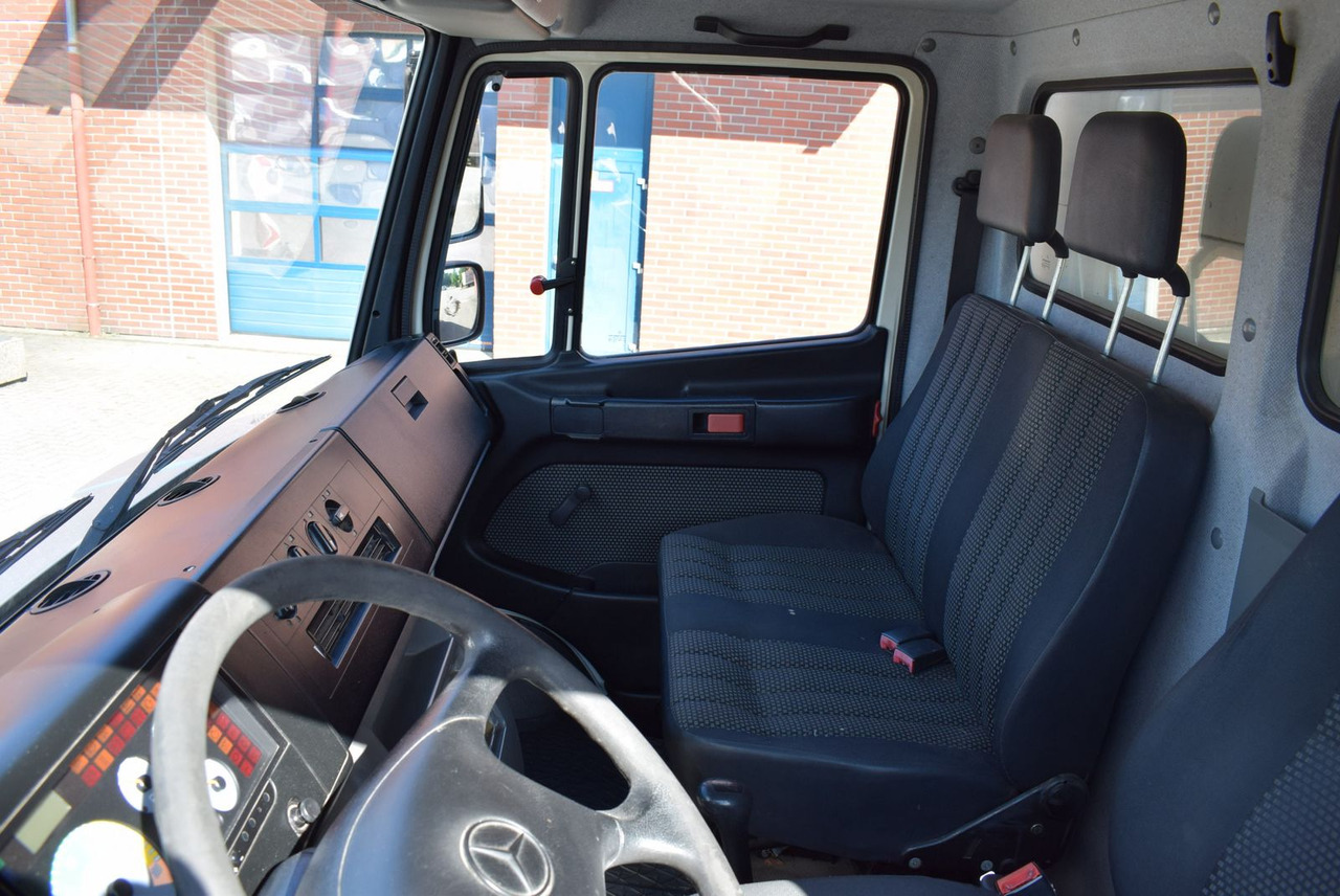 Beverage truck Mercedes-Benz Vario Vario 616 D GetränkeNutzlast 2450KG: picture 23