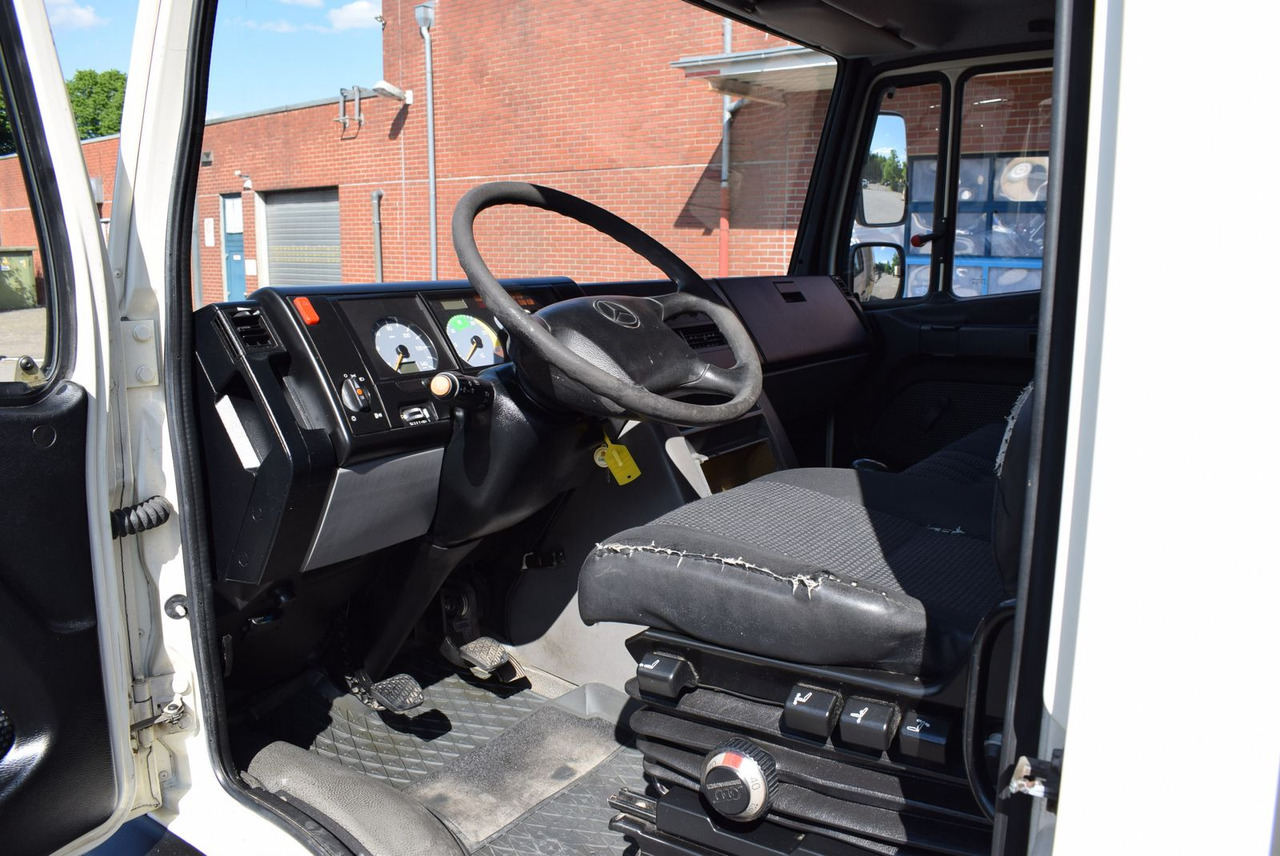 Beverage truck Mercedes-Benz Vario Vario 616 D GetränkeNutzlast 2450KG: picture 22