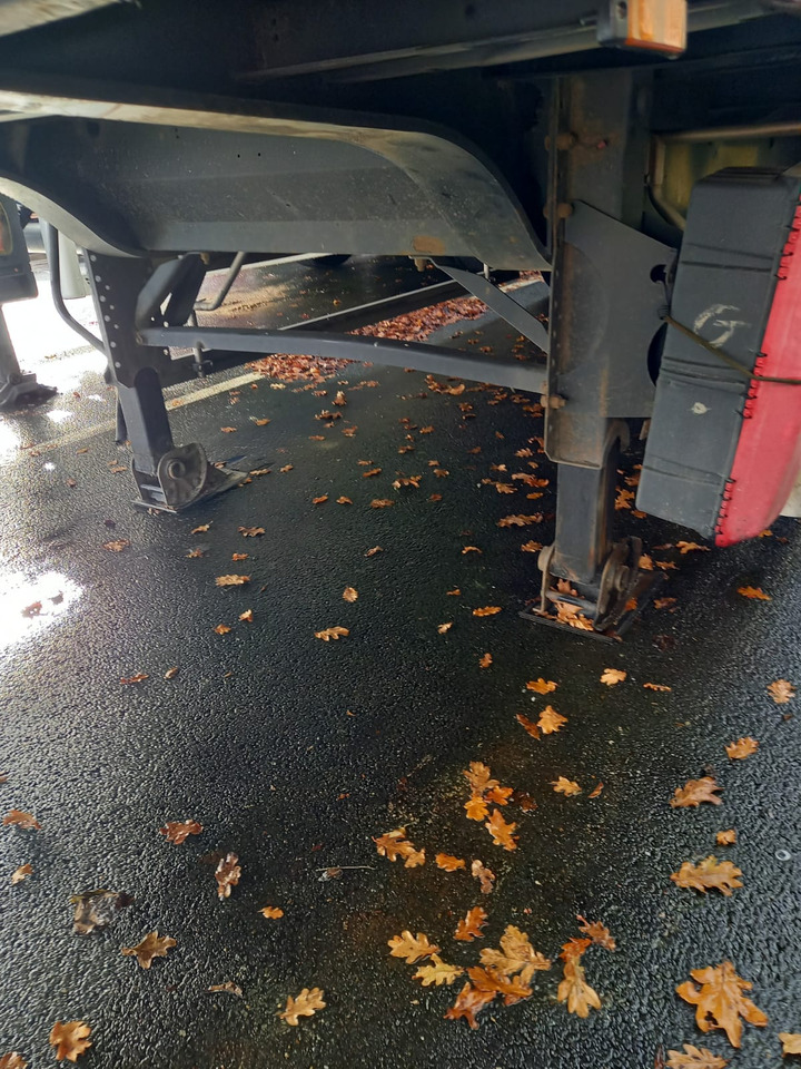 KRONE - Closed box semi-trailer: picture 5 KRONE - Closed box semi-trailer: picture 5