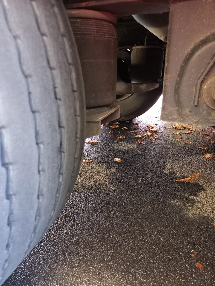 KRONE - Closed box semi-trailer: picture 4 KRONE - Closed box semi-trailer: picture 4