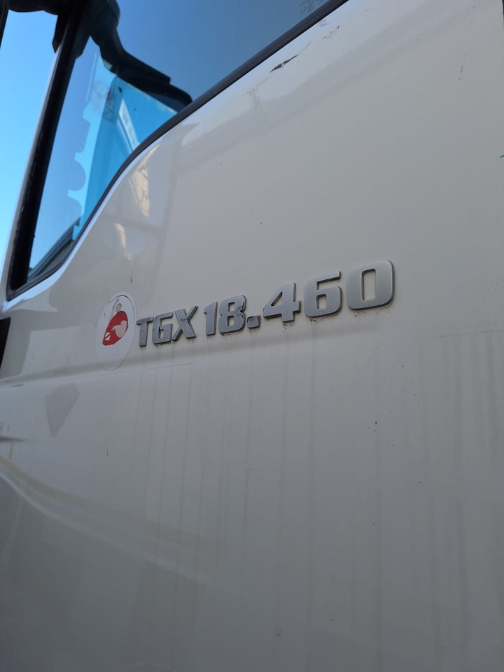Tractor unit MAN TGX 18.460: picture 8