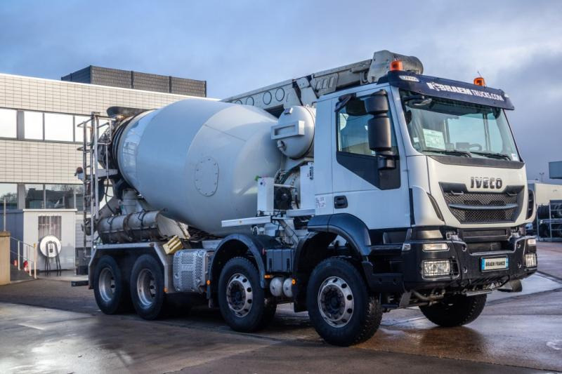 Iveco EUROTRAKKER 400+BAND/TAPIS/BELT-T40 - Concrete mixer truck: picture 2 Iveco EUROTRAKKER 400+BAND/TAPIS/BELT-T40 - Concrete mixer truck: picture 2