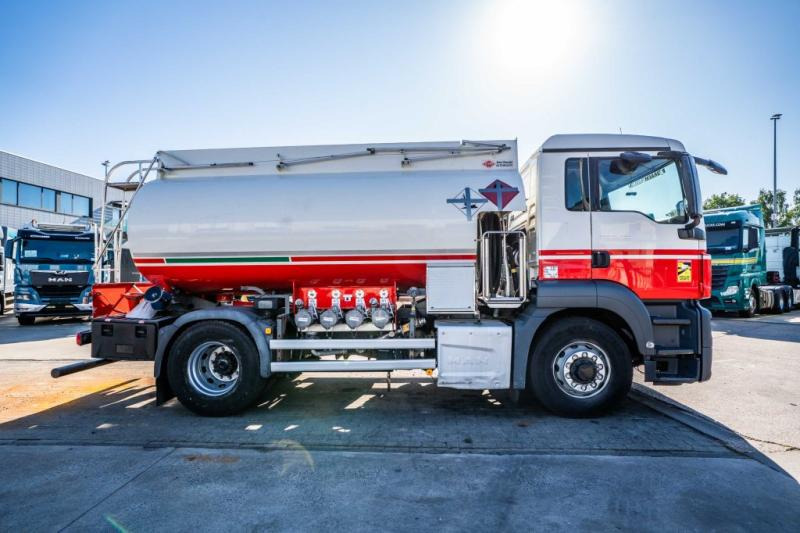 MAN TGS 18.400 4x4H +ALU CM 11.500L /4 COMP - Tank truck: picture 3 MAN TGS 18.400 4x4H +ALU CM 11.500L /4 COMP - Tank truck: picture 3