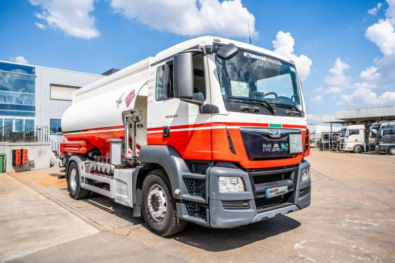 MAN TGS 18.400 // CUVE ALU MAGYAR 13.500L + 5 COMP - Tank truck: picture 2 MAN TGS 18.400 // CUVE ALU MAGYAR 13.500L + 5 COMP - Tank truck: picture 2