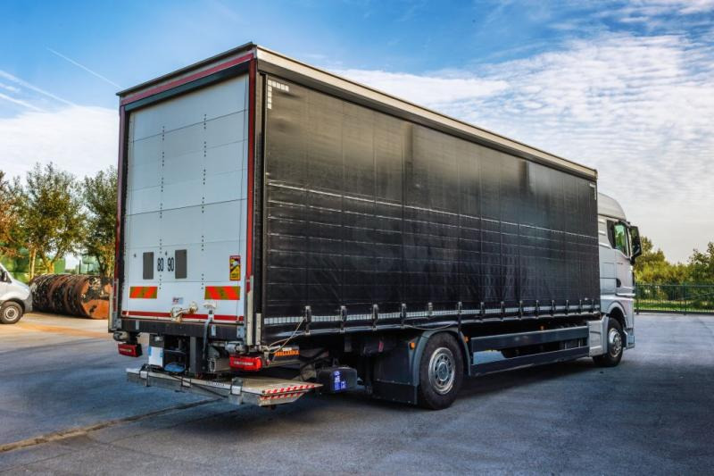 MAN TGX 18.400 XLX+HAYON - Curtainsider truck: picture 5 MAN TGX 18.400 XLX+HAYON - Curtainsider truck: picture 5