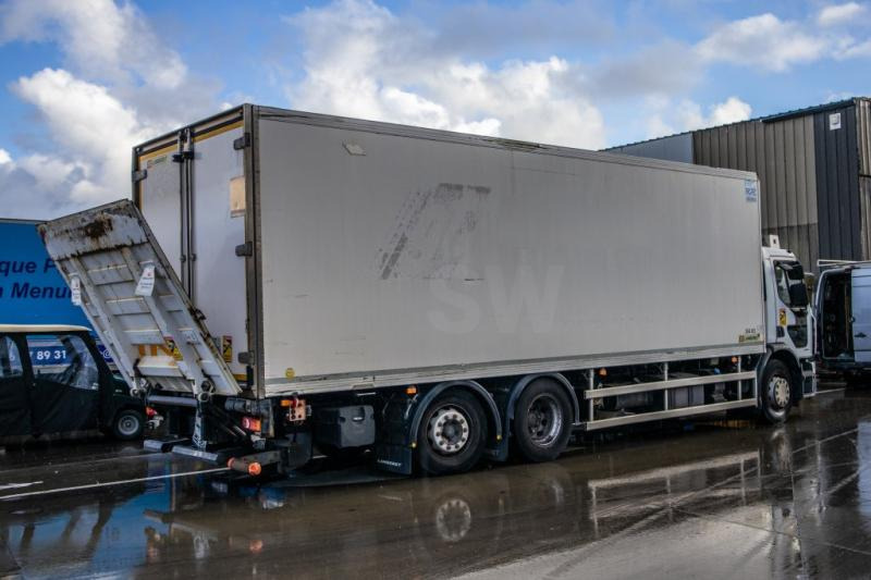 Renault PREMIUM 310DXI+E5+CARRIER+ENGINE PROBLEM - Refrigerator truck: picture 3 Renault PREMIUM 310DXI+E5+CARRIER+ENGINE PROBLEM - Refrigerator truck: picture 3