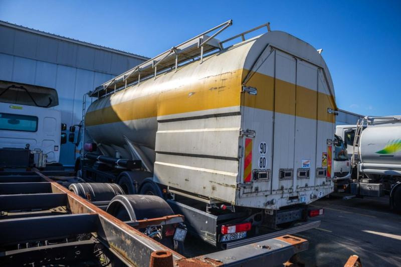 Renault PREMIUM 320 DXI+CITERNE ALIMENTAIRE ( engine problem) - Tank truck: picture 4 Renault PREMIUM 320 DXI+CITERNE ALIMENTAIRE ( engine problem) - Tank truck: picture 4