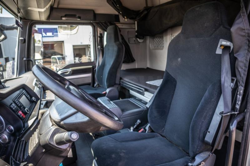 Interior photo 1: MAN TGX 18.480 XLX BLS+INTARDER on lease MAN TGX 18.480 XLX BLS+INTARDER