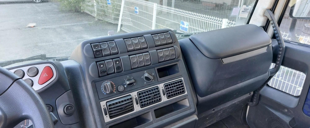 Autotransporter truck IVECO CARGOBUL: picture 8
