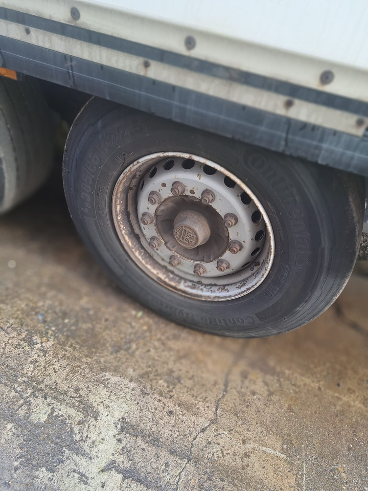 KRONE - Closed box semi-trailer: picture 4 KRONE - Closed box semi-trailer: picture 4