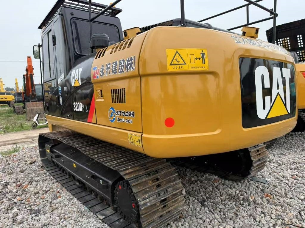 CAT 320D2 - Crawler excavator: picture 3 CAT 320D2 - Crawler excavator: picture 3