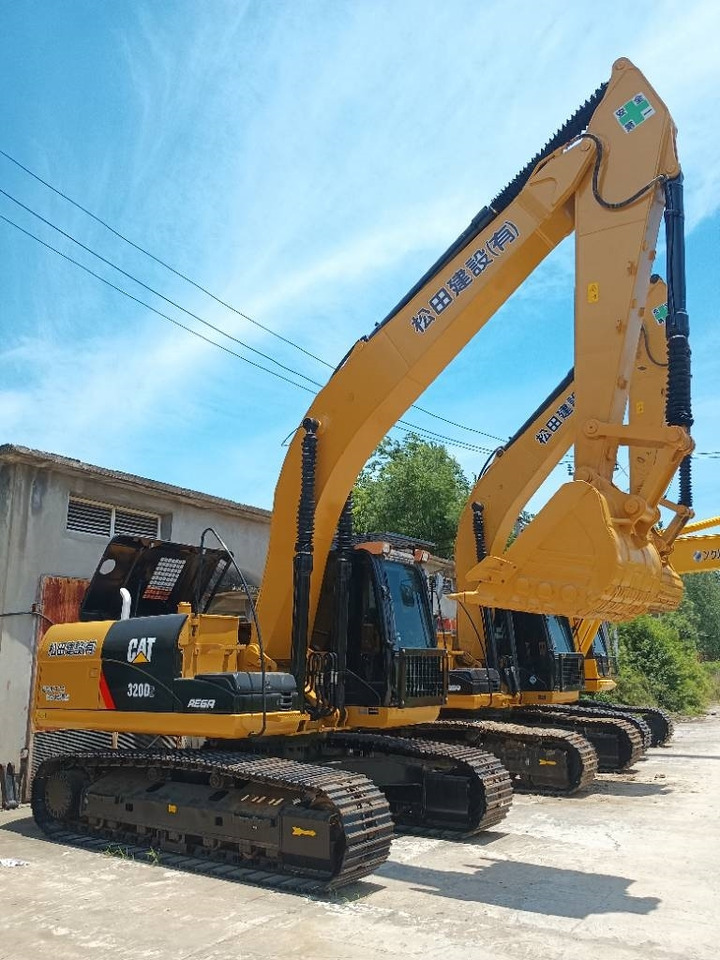 CAT 320D2L - Crawler excavator: picture 2 CAT 320D2L - Crawler excavator: picture 2