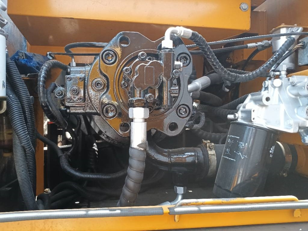 Sany 215c - Crawler excavator: picture 5 Sany 215c - Crawler excavator: picture 5