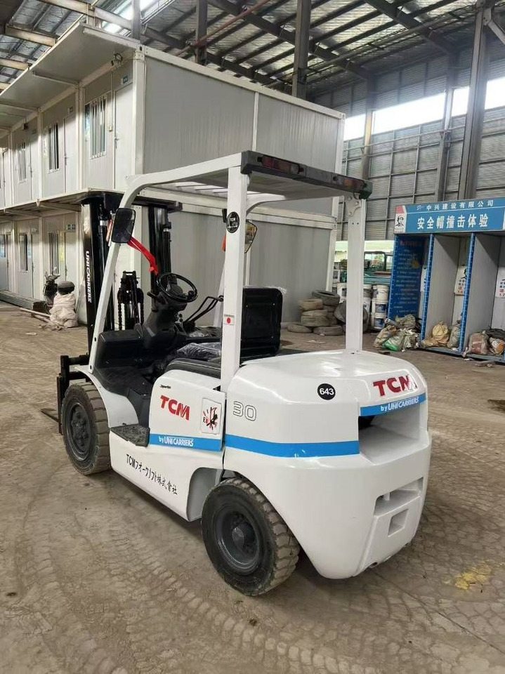 TCM FD 30 - Diesel forklift: picture 5 TCM FD 30 - Diesel forklift: picture 5