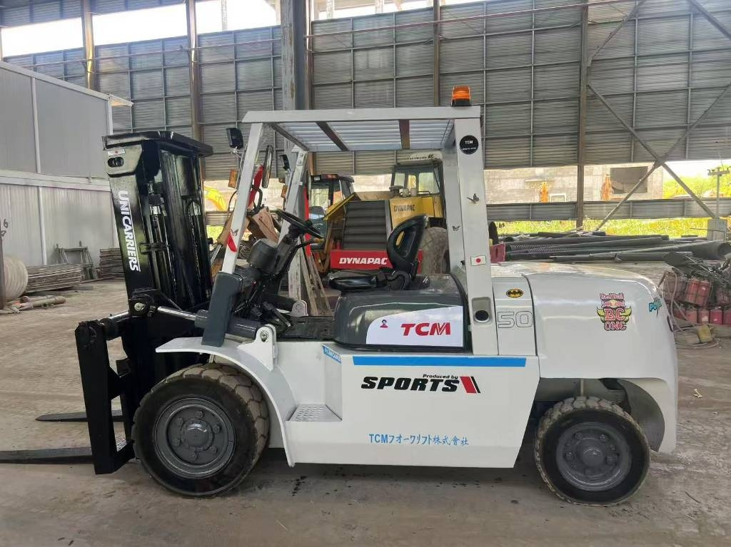 TCM FD 50  - Diesel forklift: picture 1 TCM FD 50  - Diesel forklift: picture 1