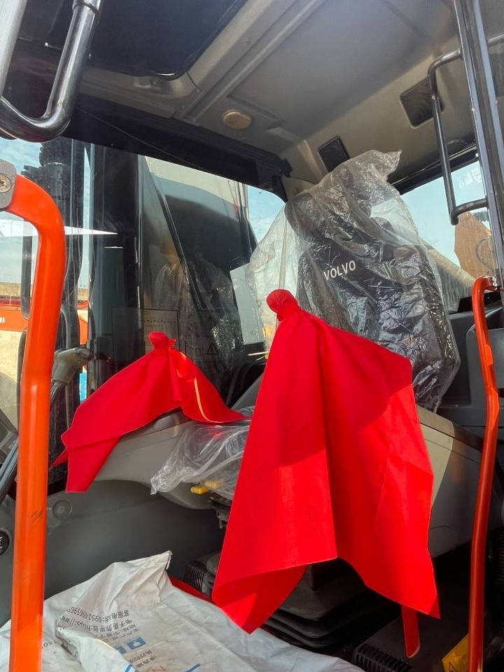 Volvo EC 290 - Crawler excavator: picture 3 Volvo EC 290 - Crawler excavator: picture 3