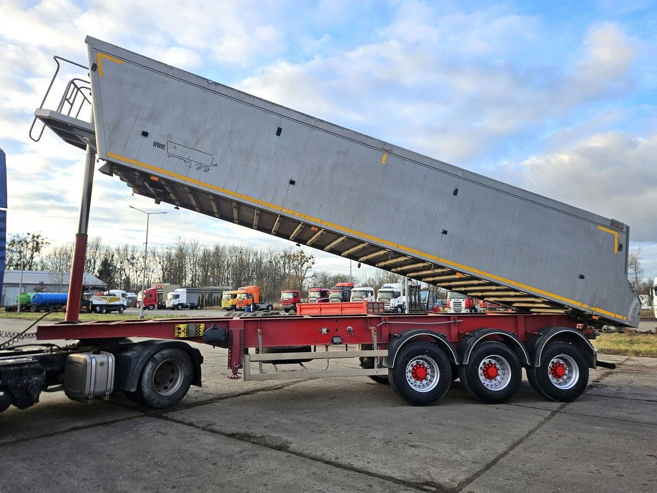 Janmil NWD 40 m3 - 2016 year of production - new floor - new tires - Tipper semi-trailer: picture 1 Janmil NWD 40 m3 - 2016 year of production - new floor - new tires - Tipper semi-trailer: picture 1