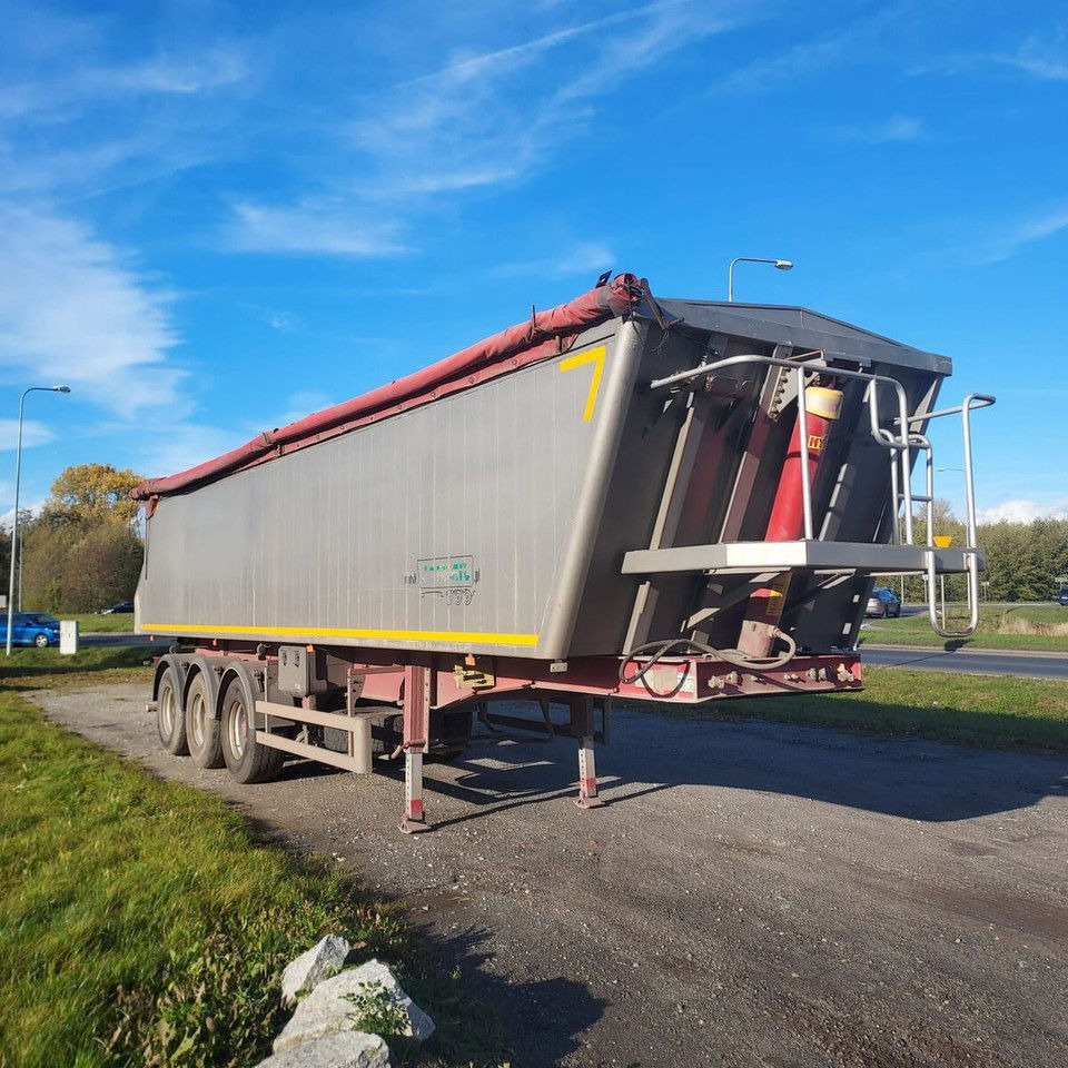 Janmil NWD 40 m3 - new floor - ready to work - Tipper semi-trailer: picture 1 Janmil NWD 40 m3 - new floor - ready to work - Tipper semi-trailer: picture 1
