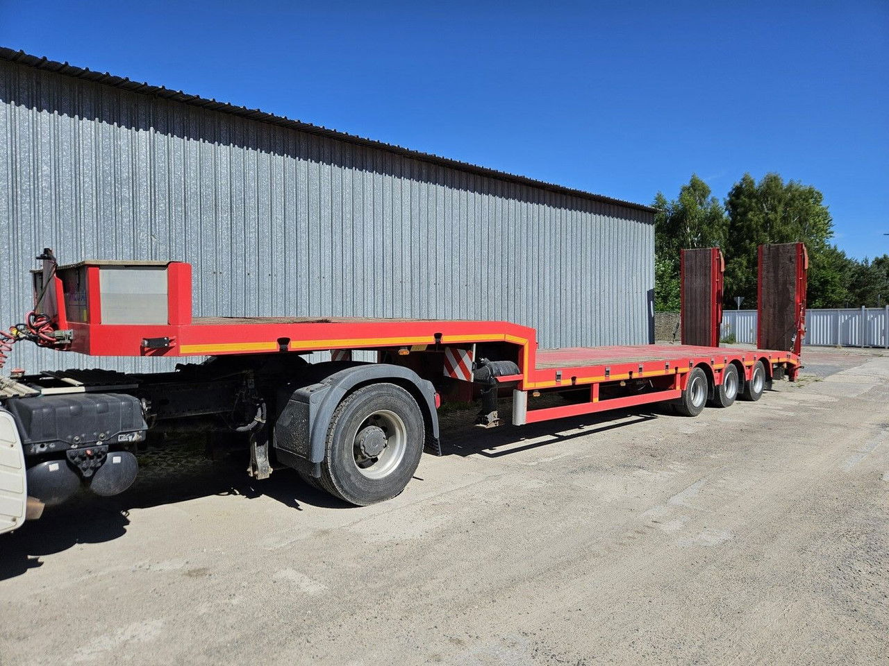 Mega Mega MNN 3 Axles - Lift Axle MNN 3 Axles - Lift Axle - Low loader semi-trailer: picture 1 Mega Mega MNN 3 Axles - Lift Axle MNN 3 Axles - Lift Axle - Low loader semi-trailer: picture 1