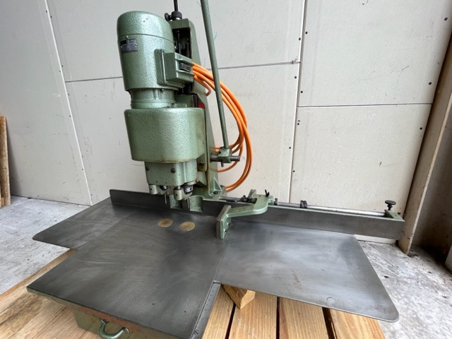 Hang Papierbohrermaschine 136 D - Printing machinery: picture 2 Hang Papierbohrermaschine 136 D - Printing machinery: picture 2