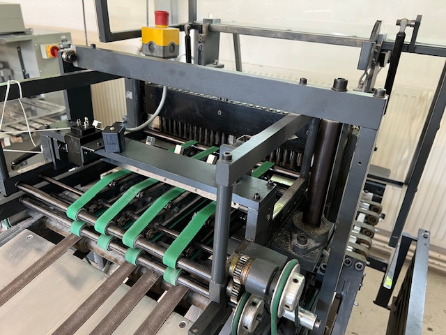 MÜLLER-LANGENFELD Type 91 with stitching-folding HF33c - Printing machinery: picture 4 MÜLLER-LANGENFELD Type 91 with stitching-folding HF33c - Printing machinery: picture 4