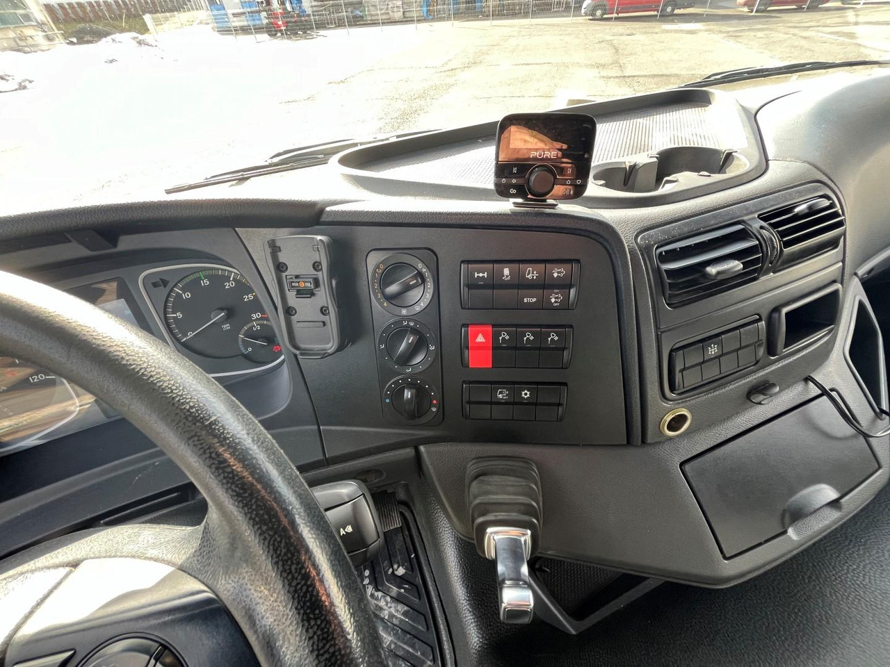 Dropside/ Flatbed truck, Crane truck Mercedes truck ATEGO, 1527, Crane HMF 1120 - K5: picture 19