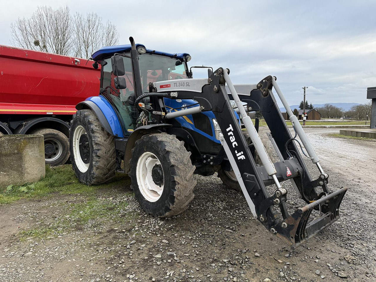 New Holand TD, 5.95, + Trac Lift TL 240 SL - Farm tractor: picture 1 New Holand TD, 5.95, + Trac Lift TL 240 SL - Farm tractor: picture 1