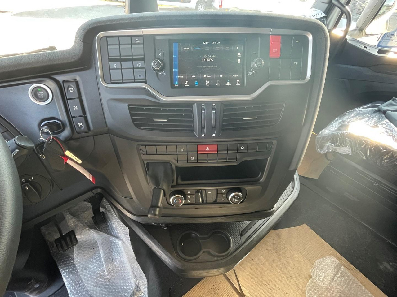 Tractor unit Iveco S-WAY, 530, AS440S53TP: picture 15