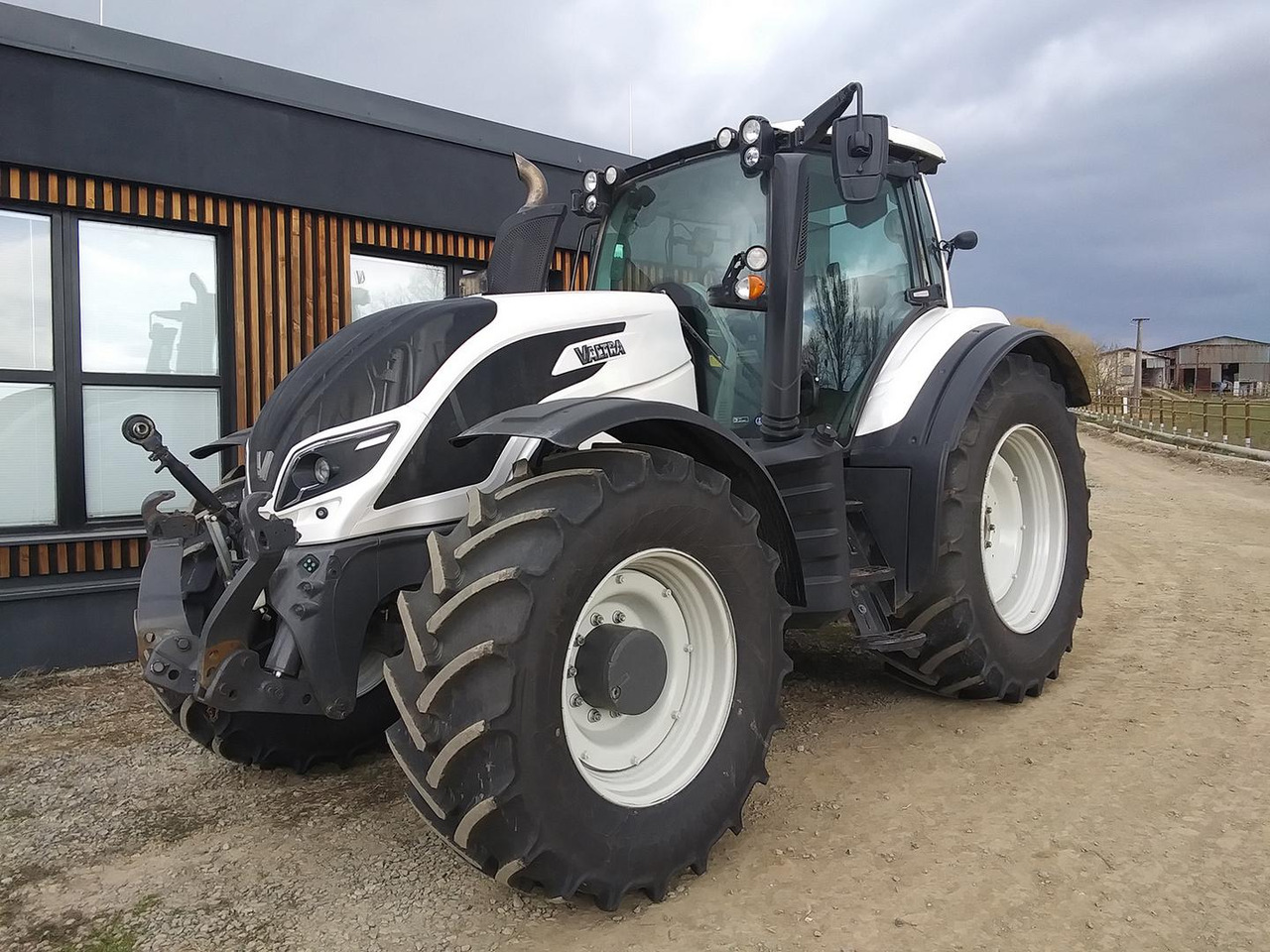 Valtra T, 254, Versu - Farm tractor: picture 3 Valtra T, 254, Versu - Farm tractor: picture 3