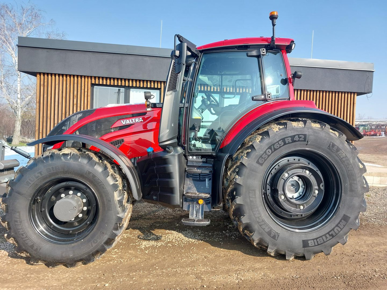 Valtra T, 74 LFTN D5, 235 D - Farm tractor: picture 1 Valtra T, 74 LFTN D5, 235 D - Farm tractor: picture 1