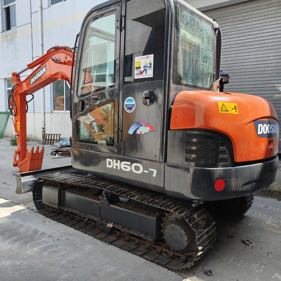 Doosan DH60 - Mini excavator: picture 3 Doosan DH60 - Mini excavator: picture 3