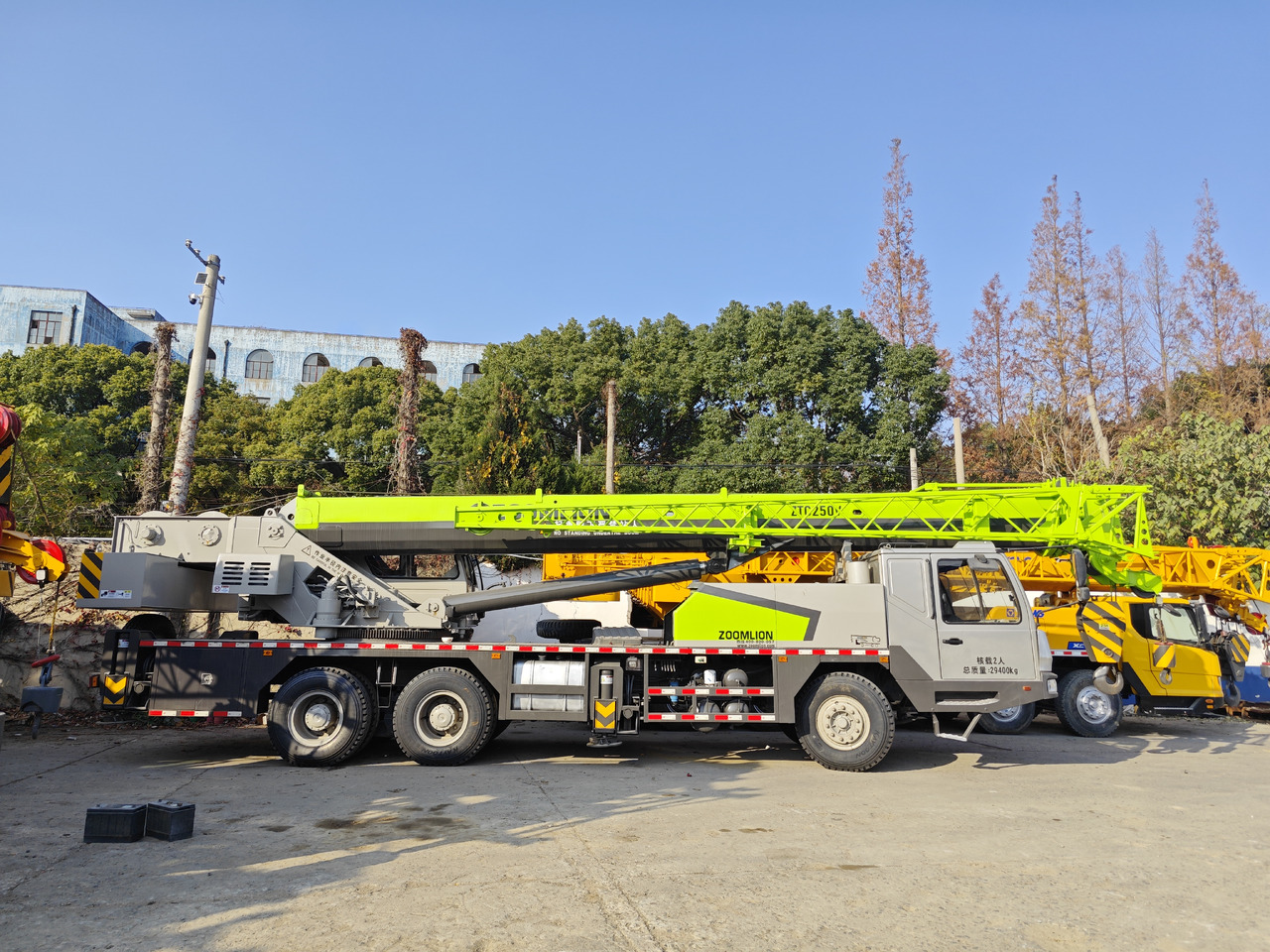 ZOOMLION ZTC250V 25TON - Mobile crane: picture 4 ZOOMLION ZTC250V 25TON - Mobile crane: picture 4
