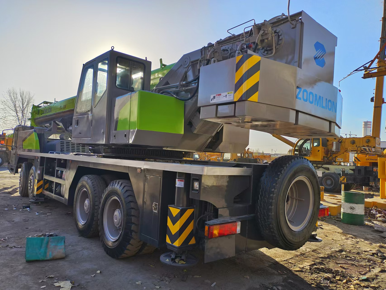 ZOOMLION ZTC700V - Mobile crane: picture 2 ZOOMLION ZTC700V - Mobile crane: picture 2