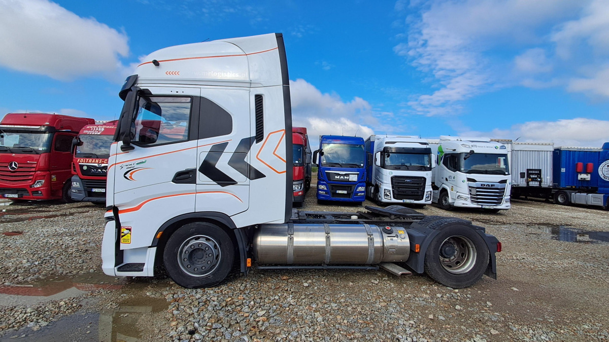 IVECO AS440ST/FP LT LNG CIĄGNIK SIODŁOWY - Tractor unit: picture 4 IVECO AS440ST/FP LT LNG CIĄGNIK SIODŁOWY - Tractor unit: picture 4