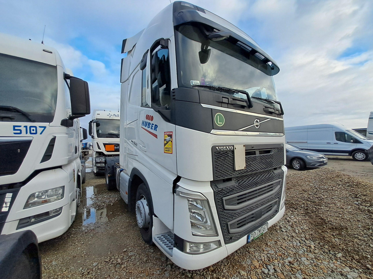 VOLVO FH 460 CIĄGNIK SIODŁOWY - Tractor unit: picture 1 VOLVO FH 460 CIĄGNIK SIODŁOWY - Tractor unit: picture 1