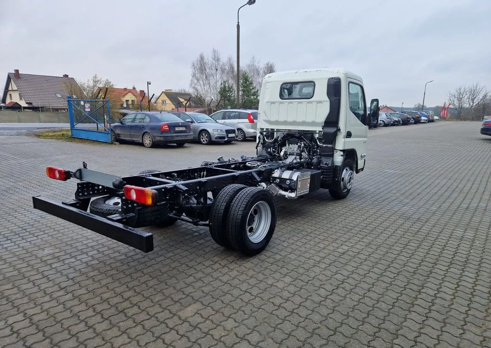 FUSO Canter 6S15 podwozie - Cab chassis truck: picture 4 FUSO Canter 6S15 podwozie - Cab chassis truck: picture 4