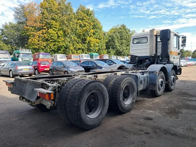 MAN 35-364 / FE 360 A , 8x4 , Spring Suspension , ZF Manual , Airco - Cab chassis truck: picture 3 MAN 35-364 / FE 360 A , 8x4 , Spring Suspension , ZF Manual , Airco - Cab chassis truck: picture 3