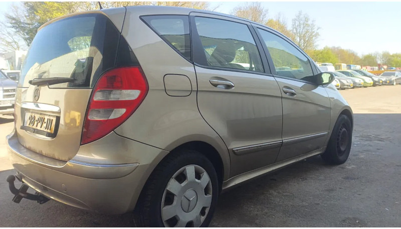 Mercedes-Benz A-Klasse 170 , Airco , leder , distrbute ketting maakt lawaai - Car: picture 3 Mercedes-Benz A-Klasse 170 , Airco , leder , distrbute ketting maakt lawaai - Car: picture 3