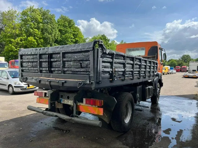 Renault Kerax 270 DCI , Manual , 3 way tipper , Spring suspension - Tipper: picture 3 Renault Kerax 270 DCI , Manual , 3 way tipper , Spring suspension - Tipper: picture 3