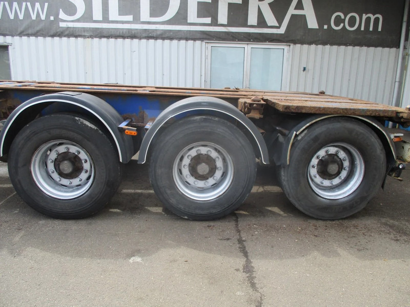Container transporter/ Swap body semi-trailer Wielton NS34P , Container trailer , 3 ROR axles , drum brakes , air suspension: picture 8