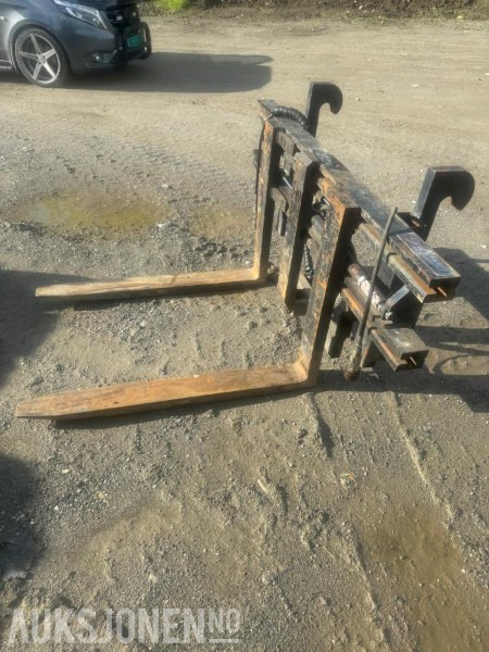 1900 Pallegaffel store bm - Construction equipment: picture 2 1900 Pallegaffel store bm - Construction equipment: picture 2